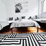 Crespo House Ii Fantastic E